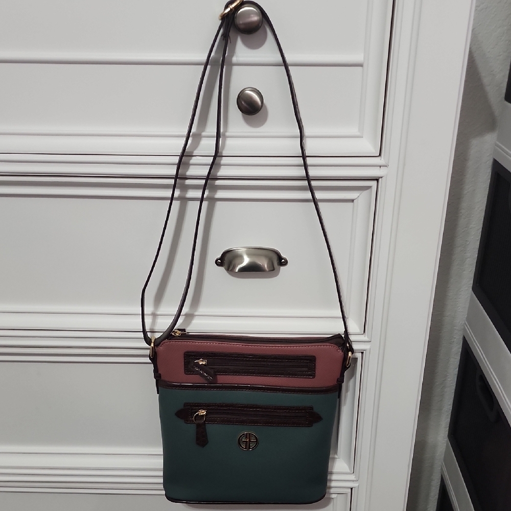 GIANI BERNINI Croc Colorblock North South Crossbody Bag with Structured Design